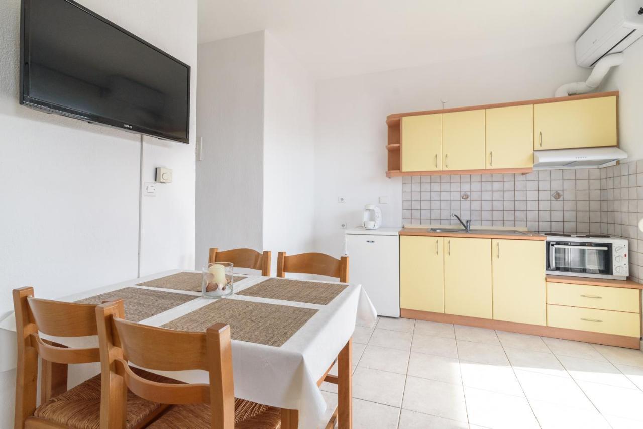 Ariana Apartments Polychrono Luaran gambar